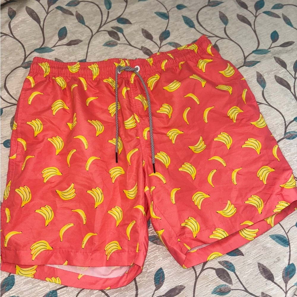 Vibrant Banana Print Men's Swim Trunks